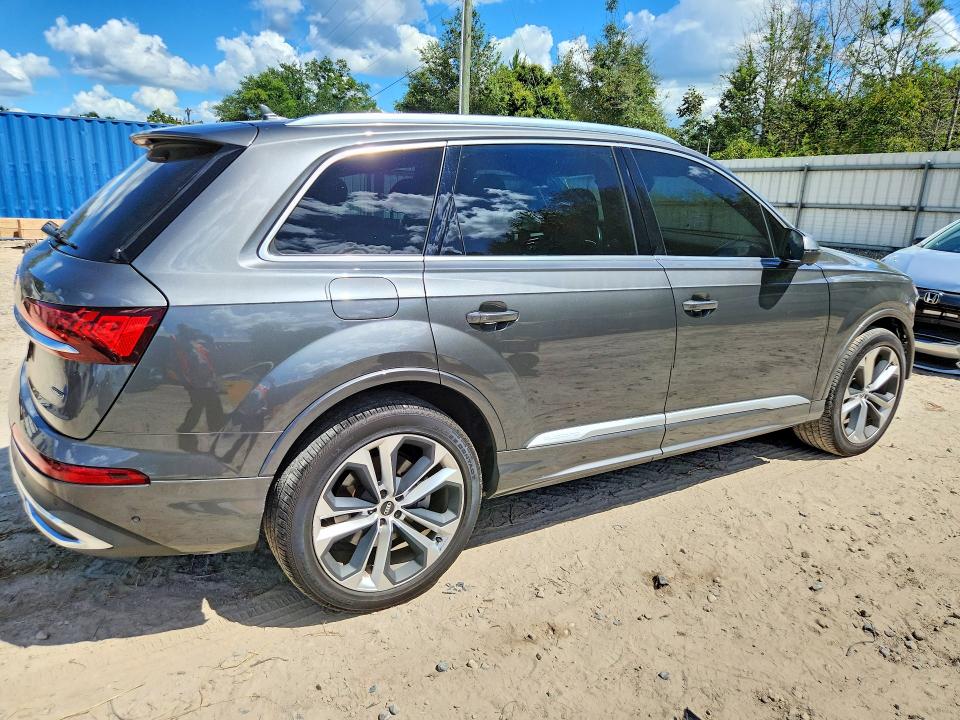 Photo 3 from auction – 2022 AUDI Q7 with VIN WA1LXBF70ND006156