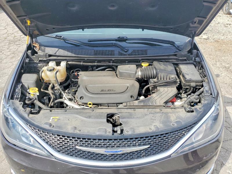 Photo 12 from auction – 2019 CHRYSLER PACIFICA with VIN 2C4RC1FG3KR667498