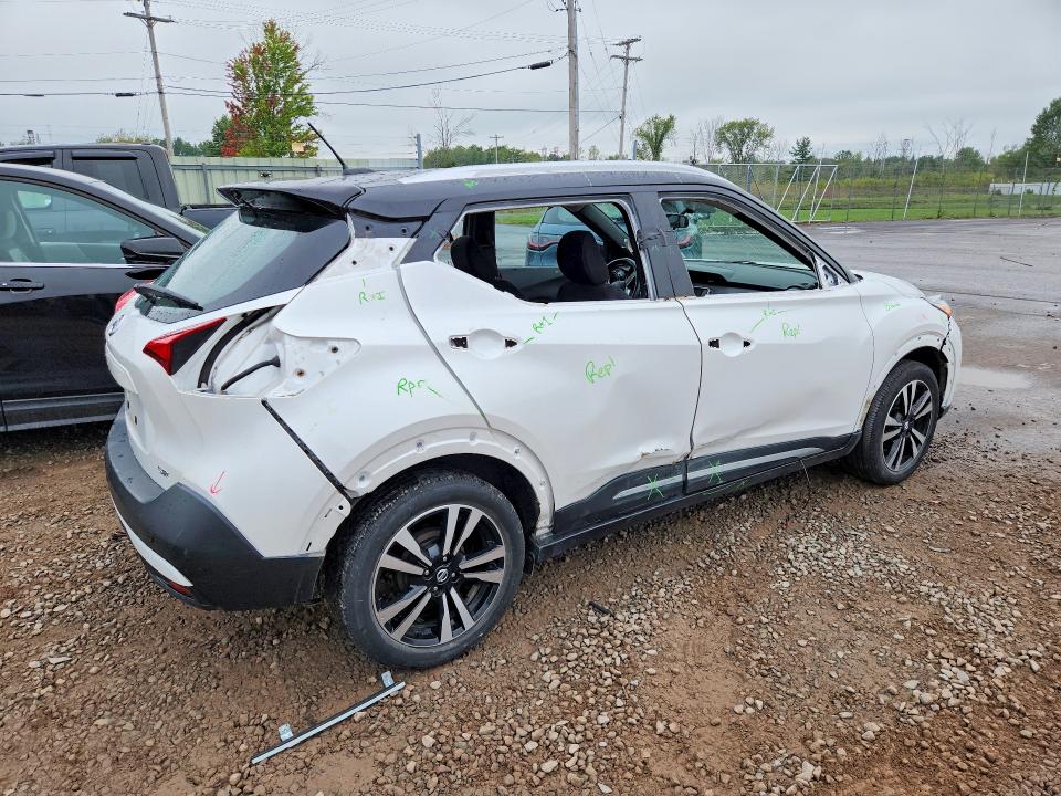 Photo 3 from auction – 2019 NISSAN KICKS with VIN 3N1CP5CU0KL528795