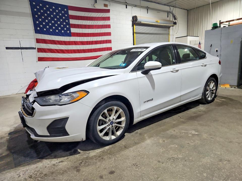 FORD FUSION 2019 z numerem VIN 3FA6P0LU8KR124563 - Zdjęcie z aukcji