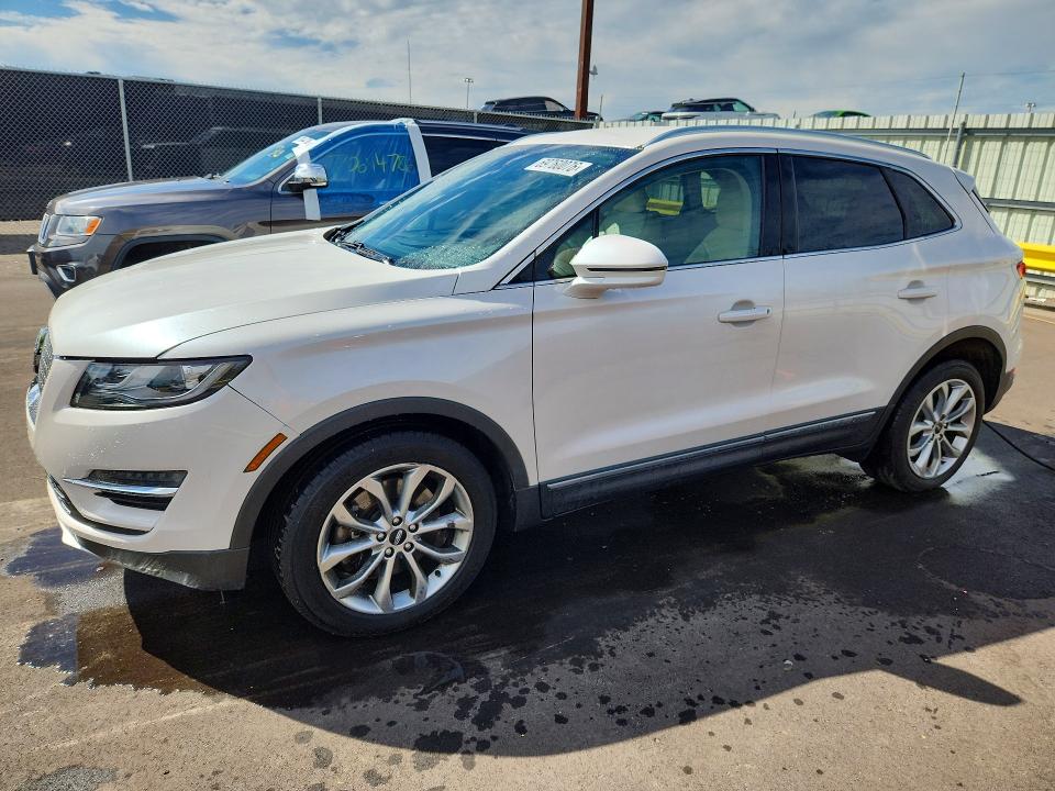 LINCOLN MKC 2019 с VIN 5LMCJ2D90KUL25797 - Снимка от търг