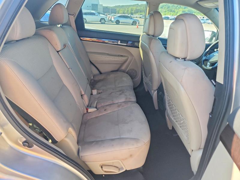 Photo 10 from auction – 2015 KIA SORENTO with VIN 5XYKTDA77FG601380