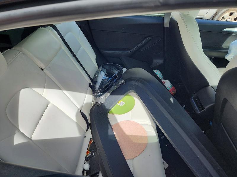 Снимка 11 от търг – 2024 TESLA MODEL Y с VIN 7SAYGAEE3RF990362