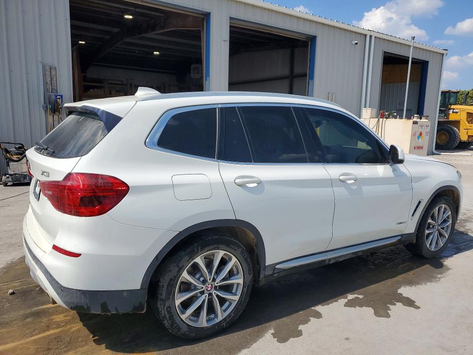 Photo 3 from auction – 2018 BMW X3 with VIN 5UXTR9C55JLD58663