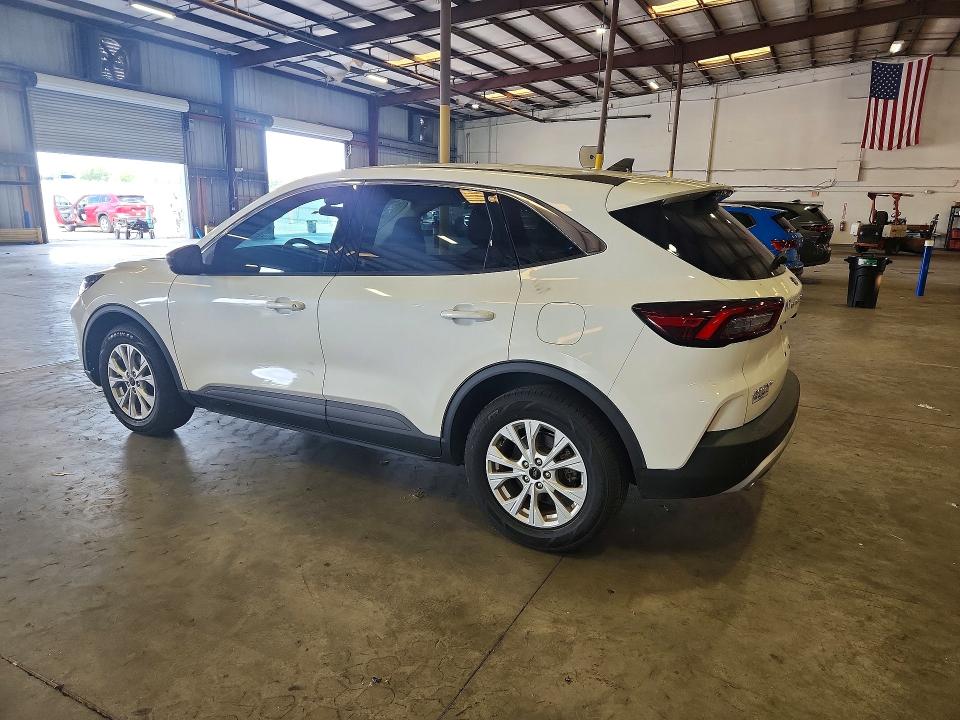 Photo 2 from auction – 2023 FORD ESCAPE with VIN 1FMCU0GN0PUB43144