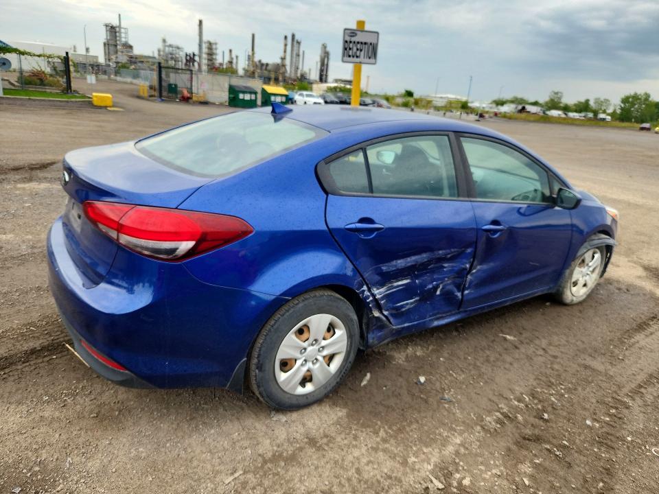 Foto 3 de la subasta – 2017 KIA FORTE con VIN 3KPFK4A77HE089589