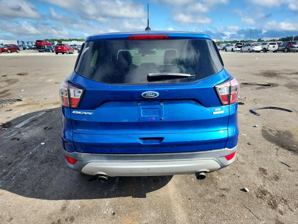 Foto 6 de la subasta – 2017 FORD ESCAPE con VIN 1FMCU0GD8HUF02541