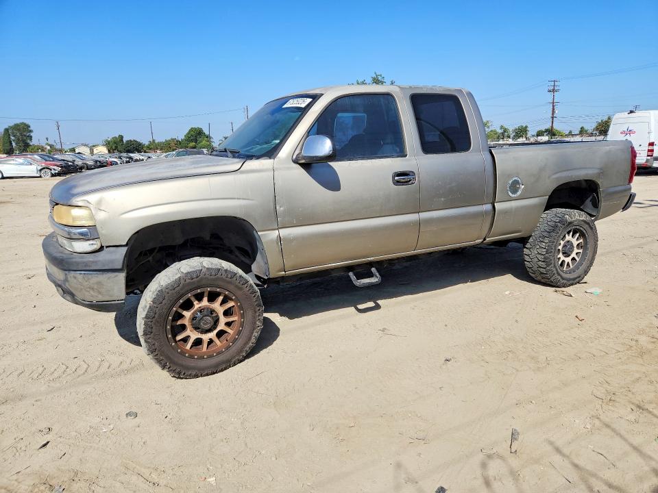 CHEVROLET SILVERADO 2002 with VIN 1GCEC19V12Z334411 - Photo from auction