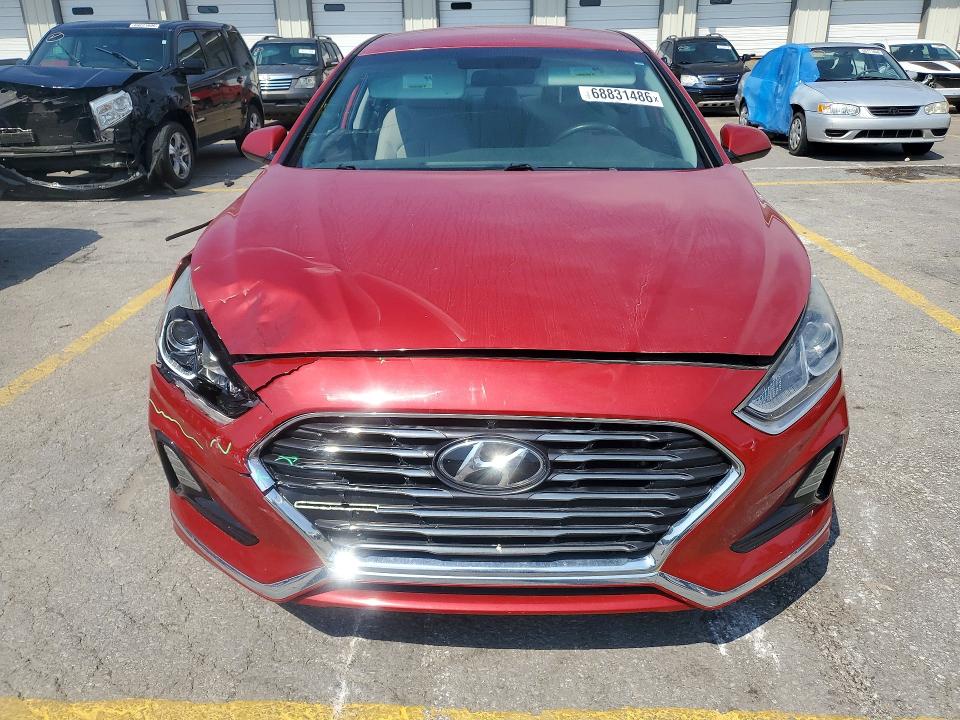 Снимка 5 от търг – 2018 HYUNDAI SONATA с VIN 5NPE24AF9JH712618