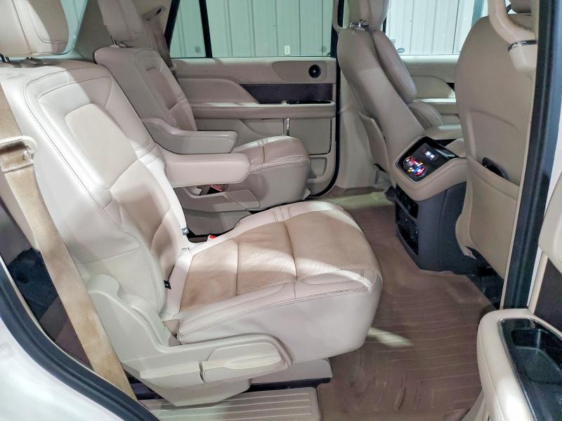 Photo 11 from auction – 2018 LINCOLN NAVIGATOR with VIN 5LMJJ2NT6JEL01059