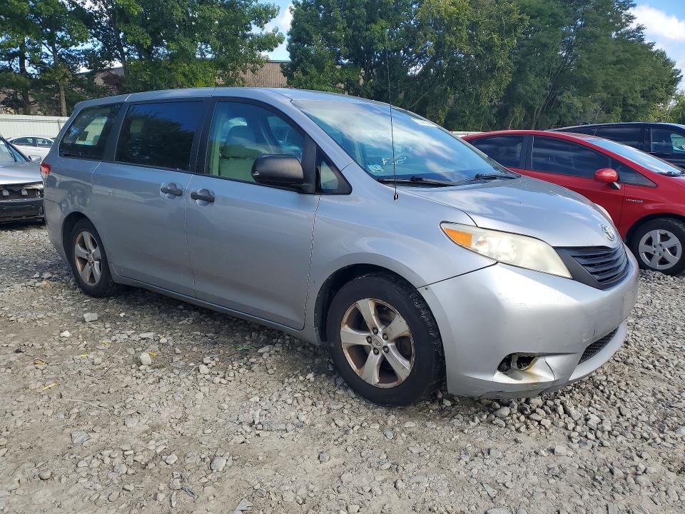 Photo 4 from auction – 2011 TOYOTA SIENNA with VIN 5TDZK3DCXBS008761