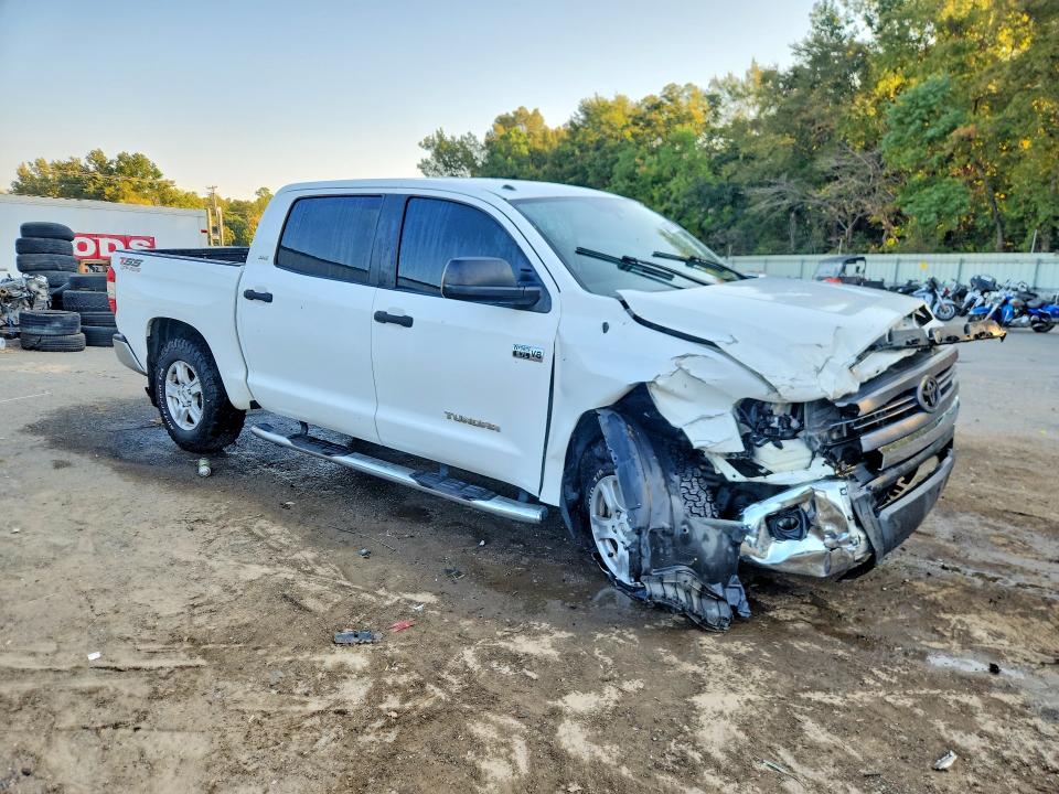 Photo 4 from auction – 2015 TOYOTA TUNDRA with VIN 5TFDW5F10FX452169