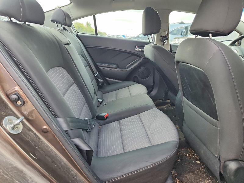 Photo 10 from auction – 2015 KIA FORTE with VIN KNAFX4A60F5352374