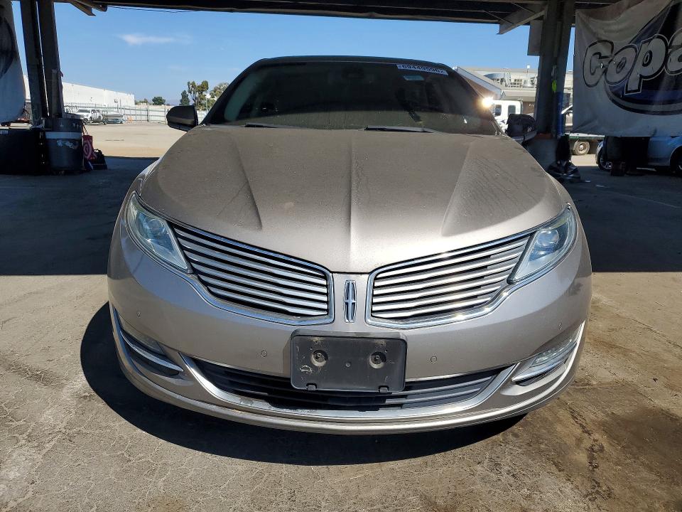 Снимка 5 от търг – 2015 LINCOLN MKZ с VIN 3LN6L2LU4FR600956