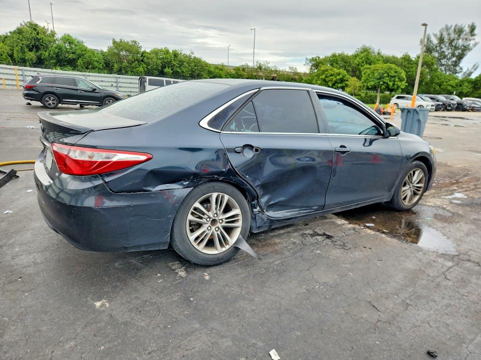 Снимка 3 от търг – 2015 TOYOTA CAMRY с VIN 4T1BF1FK8FU955728