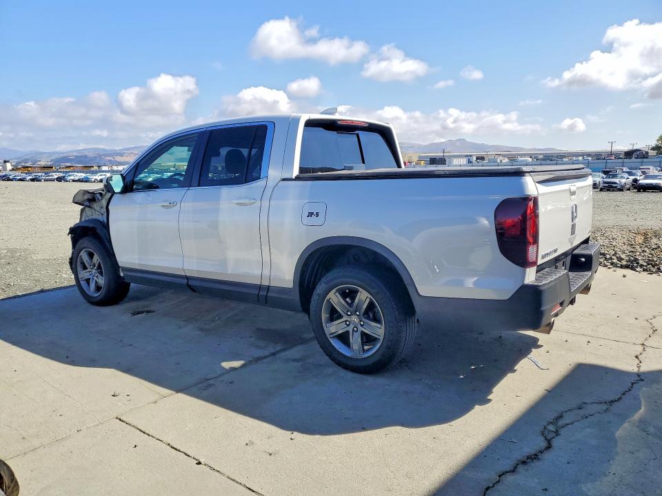 Снимка 2 от търг – 2023 HONDA RIDGELINE с VIN 5FPYK3F55PB041163