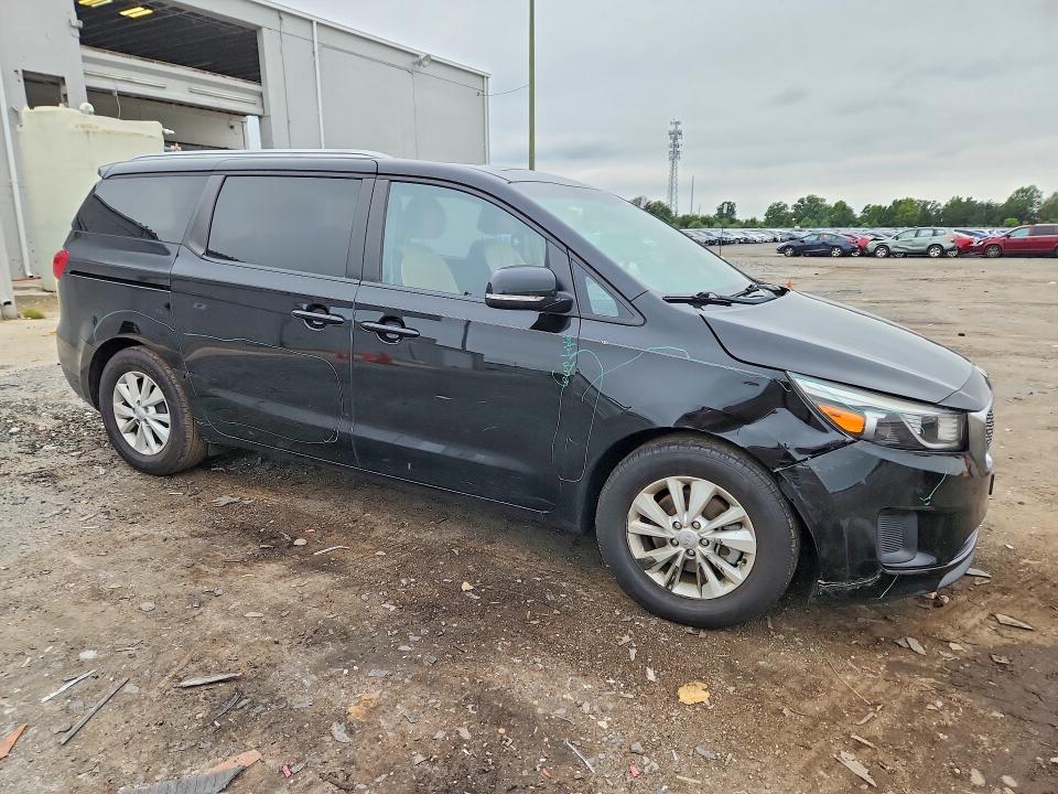 Photo 4 from auction – 2016 KIA SEDONA with VIN KNDMB5C13G6213528