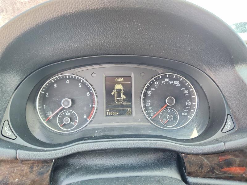 Photo 9 from auction – 2014 VOLKSWAGEN PASSAT with VIN 1VWCT7A3XEC024153
