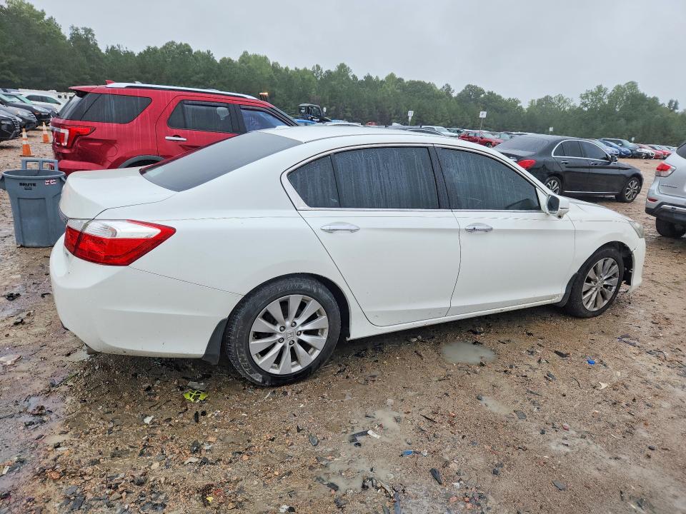 Photo 3 from auction – 2013 HONDA ACCORD with VIN 1HGCR3F8XDA006388