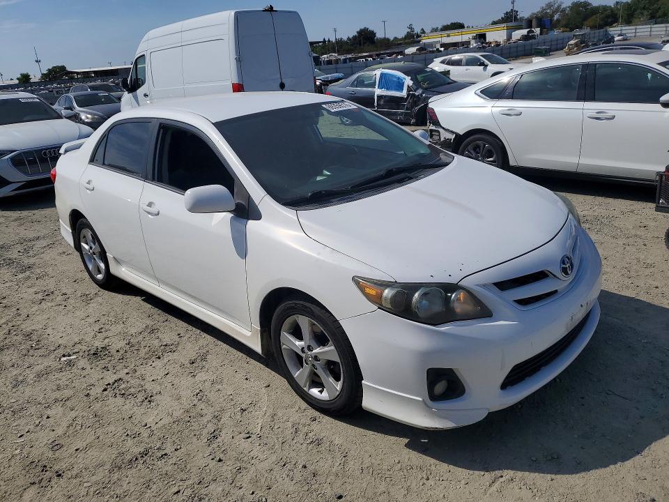 Photo 4 from auction – 2013 TOYOTA COROLLA with VIN 2T1BU4EE6DC983271