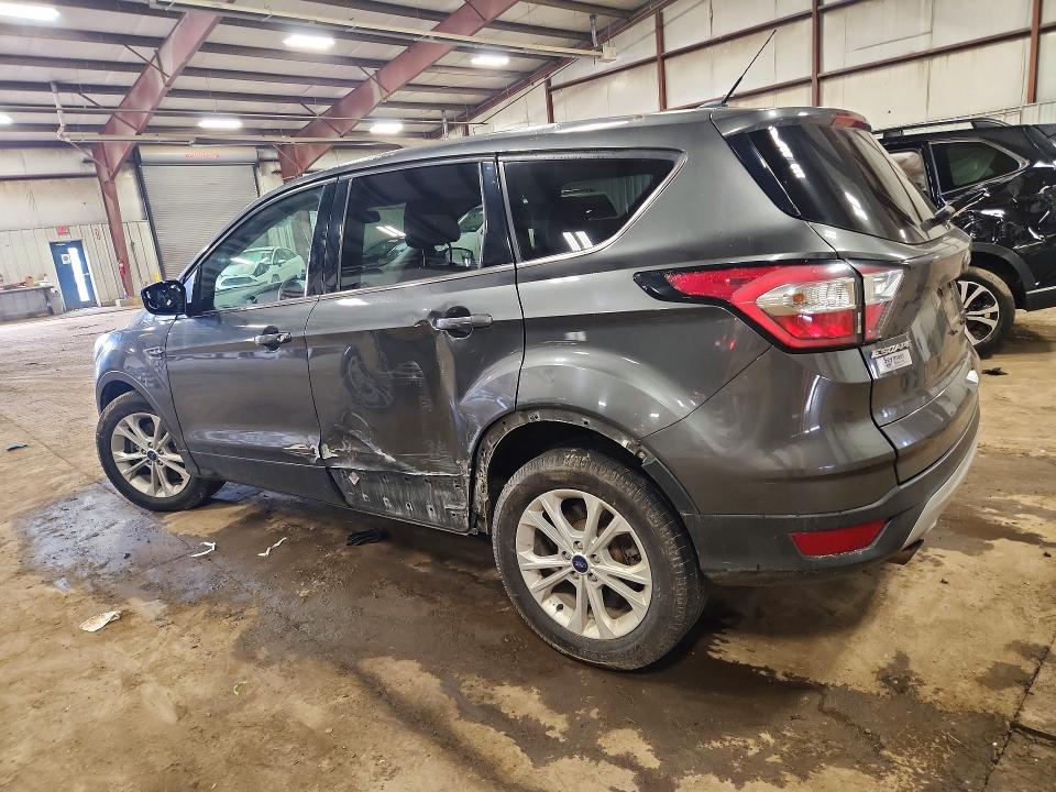 Снимка 2 от търг – 2017 FORD ESCAPE с VIN 1FMCU9GD0HUD36925