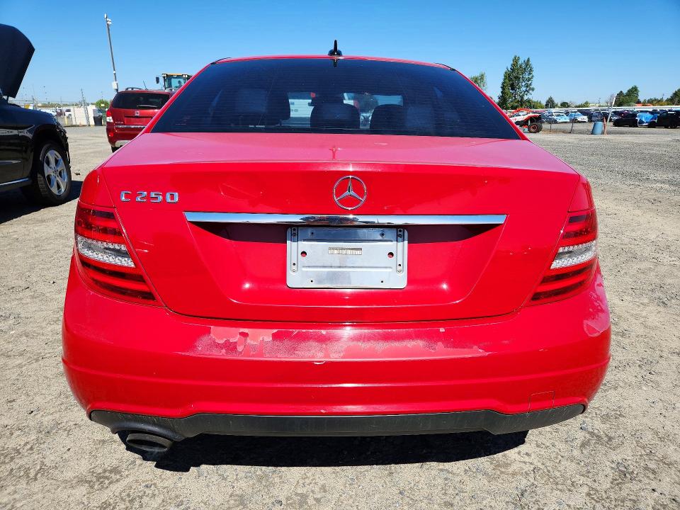 Photo 6 from auction – 2014 MERCEDES-BENZ C with VIN WDDGF4HB9EA963027