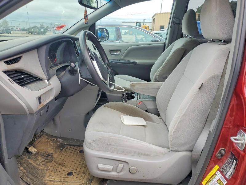 Photo 7 from auction – 2015 TOYOTA SIENNA with VIN 5TDKK3DCXFS574880