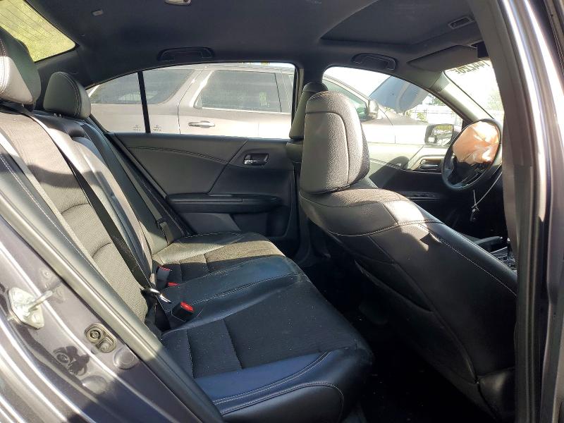 Снимка 10 от търг – 2016 HONDA ACCORD с VIN 1HGCR2F50GA802703