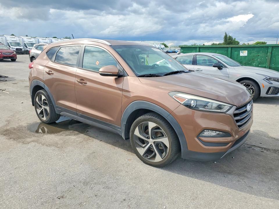 Photo 4 from auction – 2016 HYUNDAI TUCSON with VIN KM8J33A20GU096109