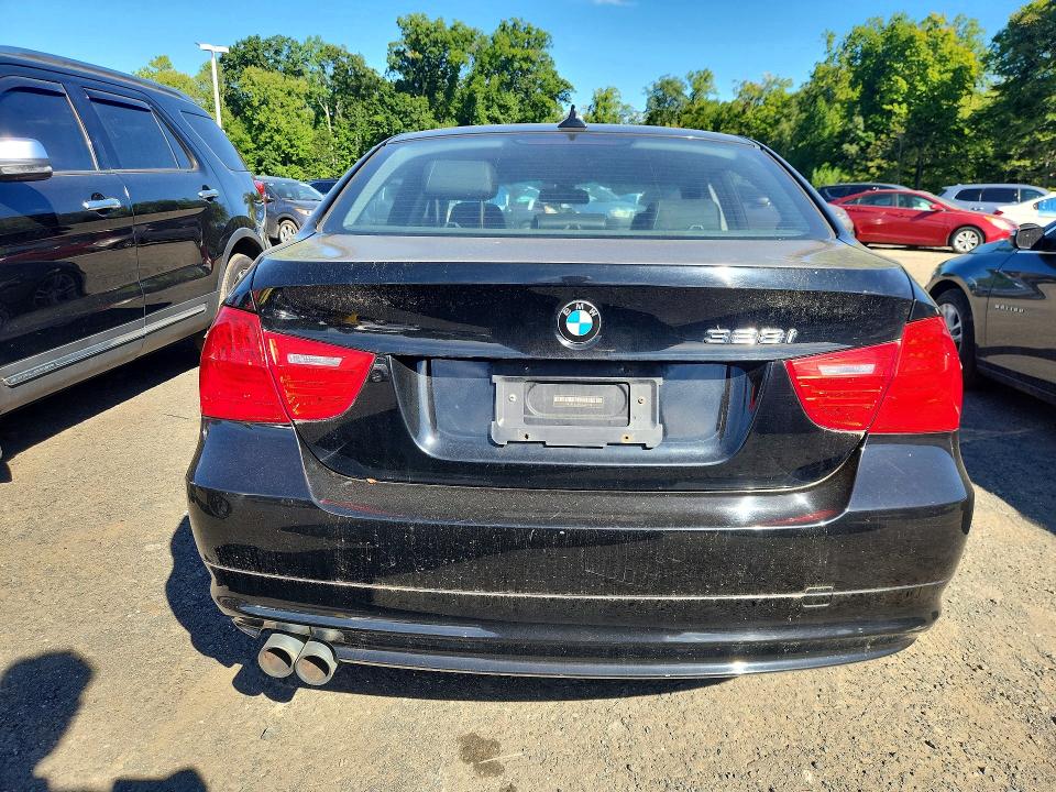 Photo 6 from auction – 2010 BMW 328 with VIN WBAPK5C51AA649778