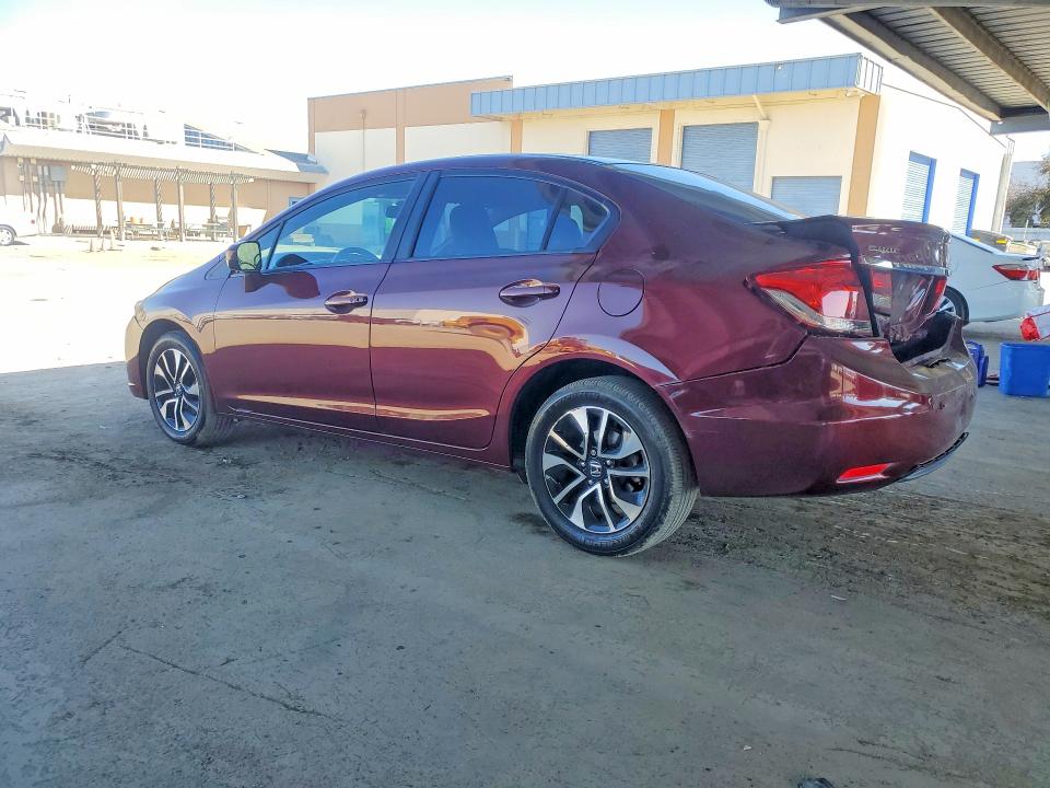 Снимка 2 от търг – 2015 HONDA CIVIC с VIN 2HGFB2F81FH513406