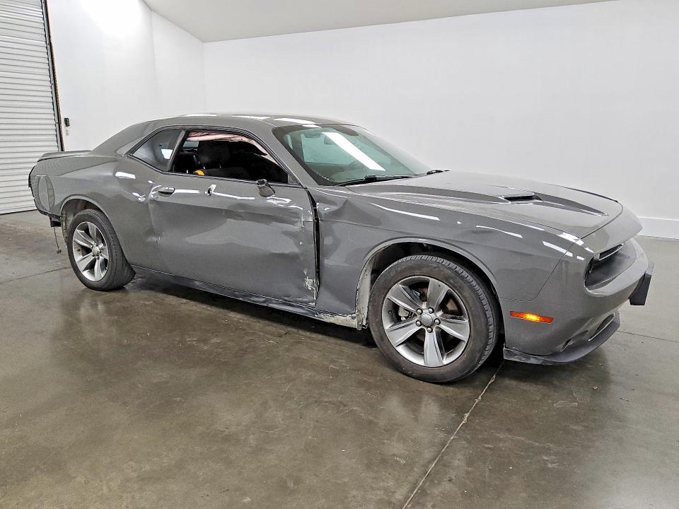 Photo 4 from auction – 2019 DODGE CHALLENGER with VIN 2C3CDZAG3KH525932