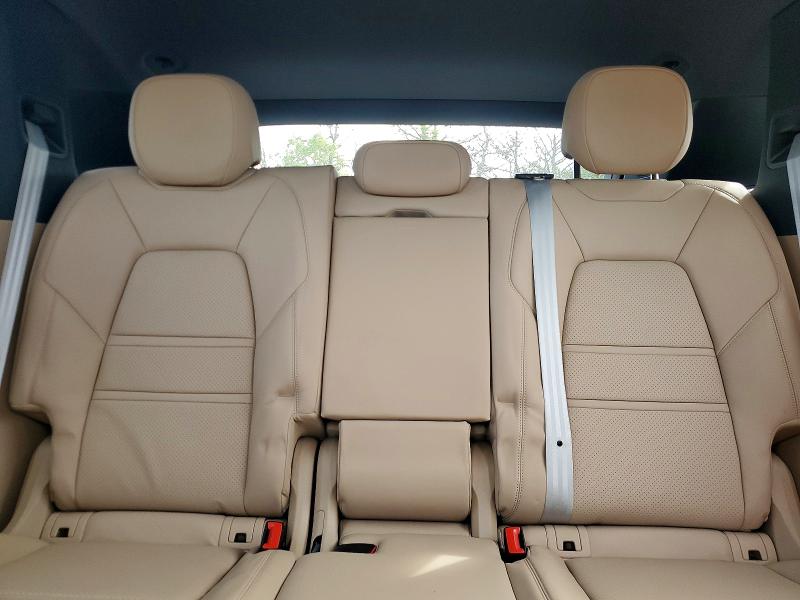 Снимка 10 от търг – 2022 PORSCHE CAYENNE с VIN WP1AA2AY1NDA06311