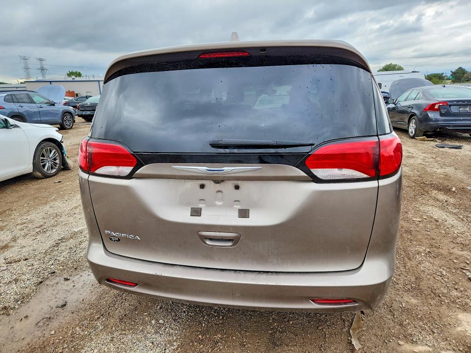 Photo 6 from auction – 2017 CHRYSLER PACIFICA with VIN 2C4RC1CG0HR827124