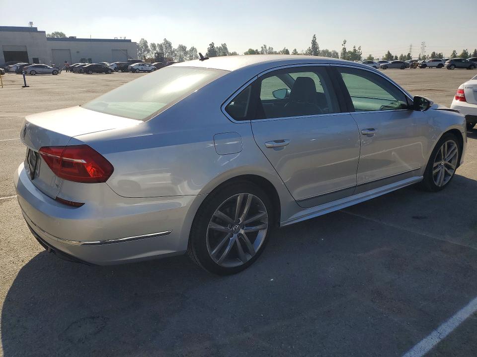 Photo 3 from auction – 2016 VOLKSWAGEN PASSAT with VIN 1VWAT7A33GC044464