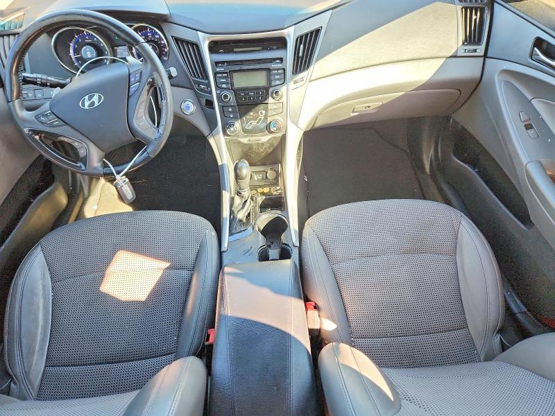 Photo 8 from auction – 2012 HYUNDAI SONATA with VIN 5NPEC4AC6CH336675