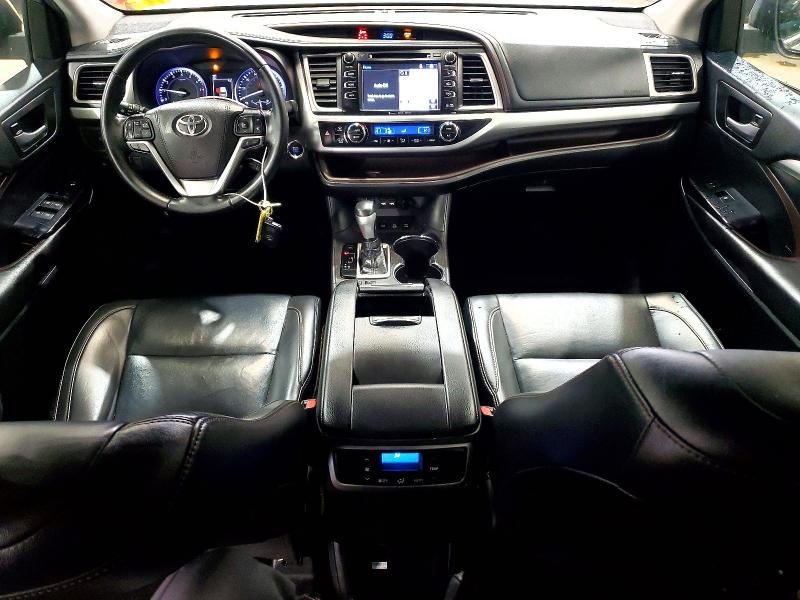 Photo 8 from auction – 2019 TOYOTA HIGHLANDER with VIN 5TDJZRFH8KS565141