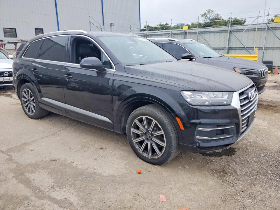 Foto 4 de la subasta – 2017 AUDI Q7 con VIN WA1VAAF70HD017957