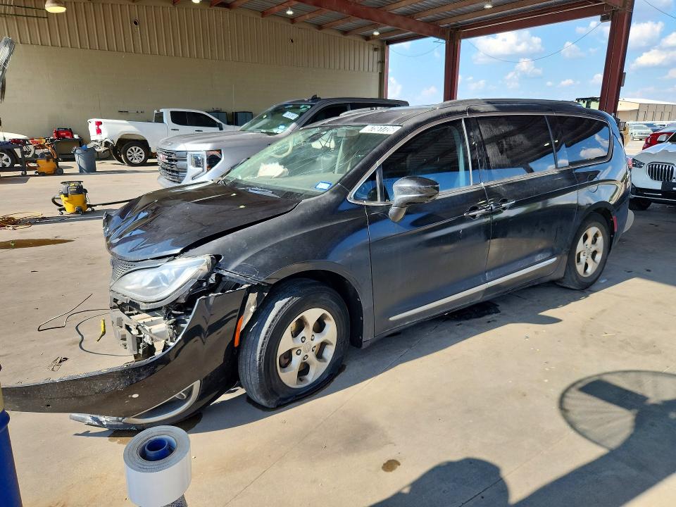CHRYSLER PACIFICA 2017 with VIN 2C4RC1EG8HR705656 - Photo from auction
