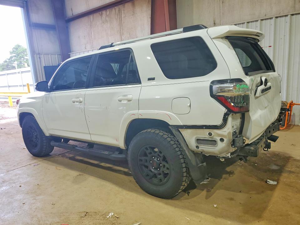 Снимка 2 от търг – 2022 TOYOTA 4RUNNER с VIN JTEFU5JR8N5269622