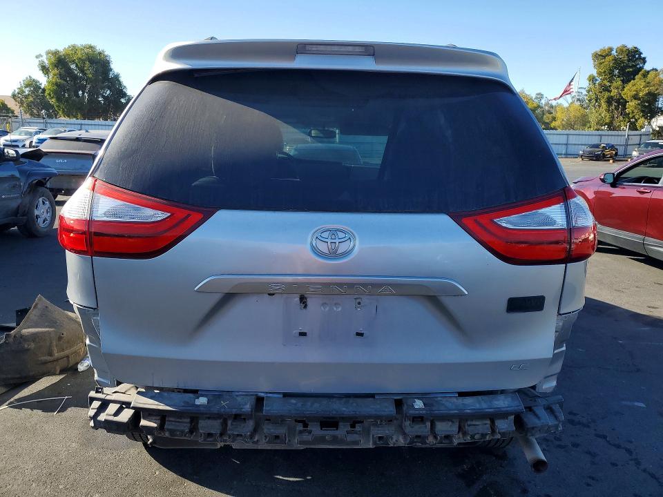 Photo 6 from auction – 2016 TOYOTA SIENNA with VIN 5TDKK3DC9GS692341