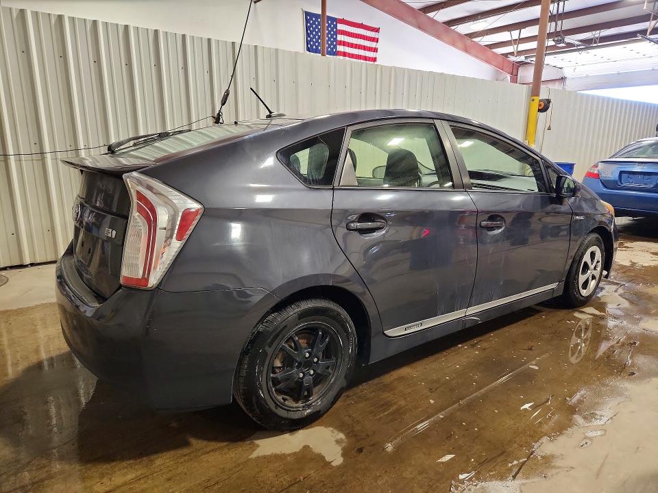 Photo 3 from auction – 2014 TOYOTA PRIUS with VIN JTDKN3DU0E1786702