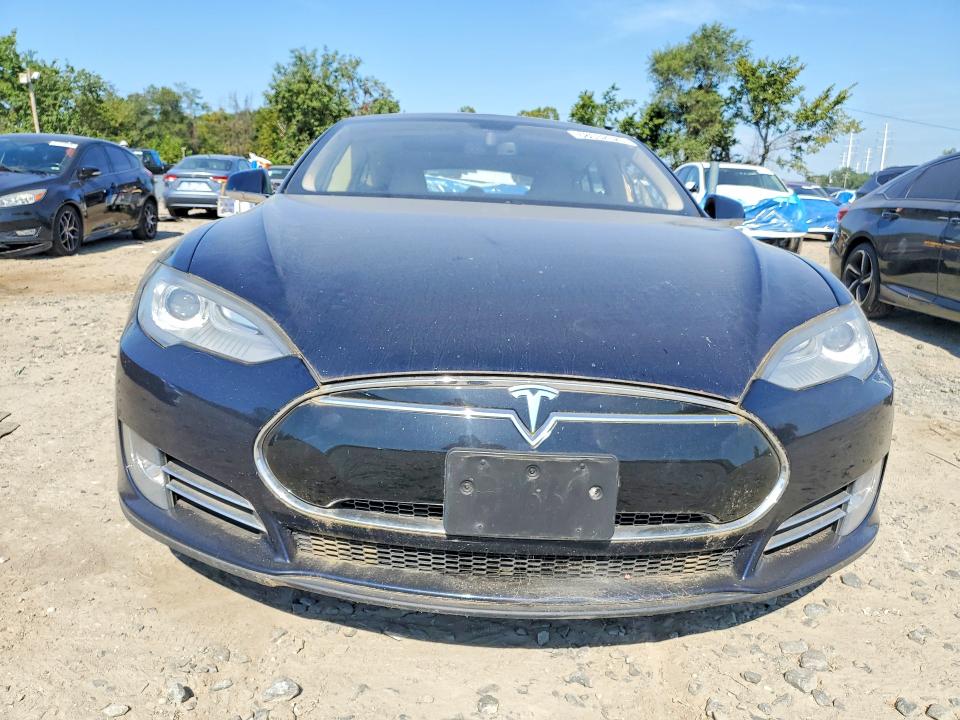 Photo 5 from auction – 2013 TESL MODEL S with VIN 5YJSA1CP6DFP13349