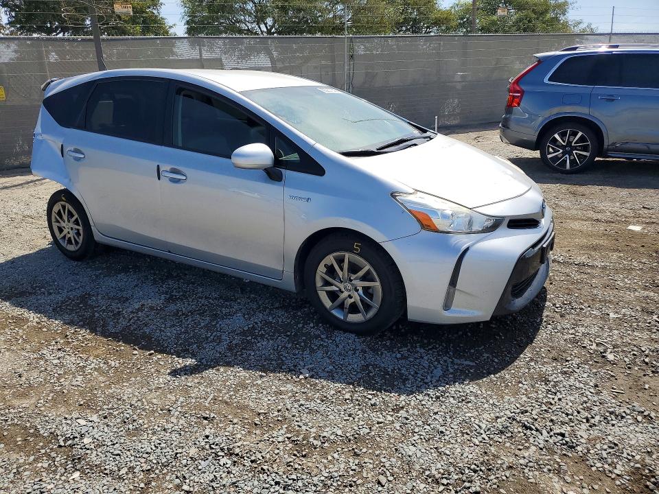 Photo 4 from auction – 2017 TOYOTA PRIUS V with VIN JTDZN3EU6HJ067732