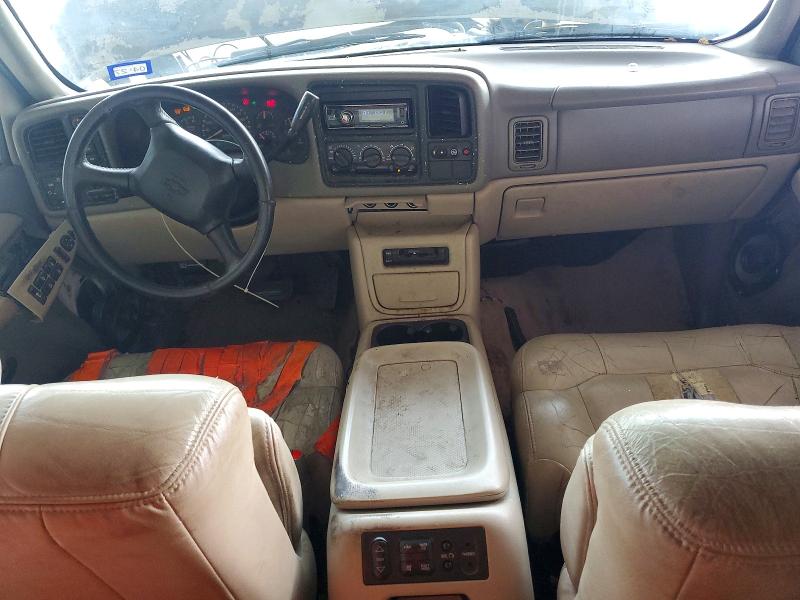 Photo 8 from auction – 2001 CHEVROLET SUBURBAN with VIN 1GNFK16TX1J278595
