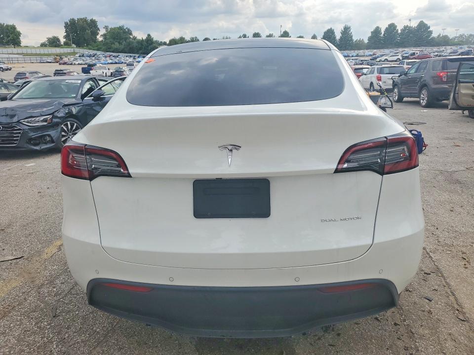 Снимка 6 от търг – 2021 TESLA MODEL Y с VIN 5YJYGAEEXMF207589