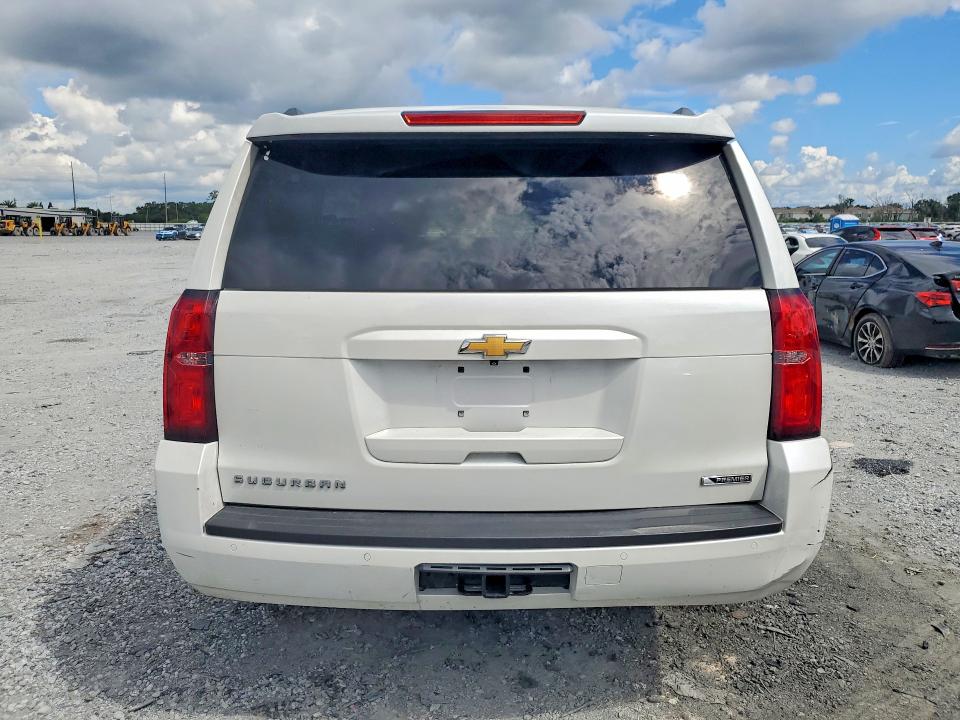 Photo 6 from auction – 2017 CHEVROLET SUBURBAN with VIN 1GNSCJKCXHR246842