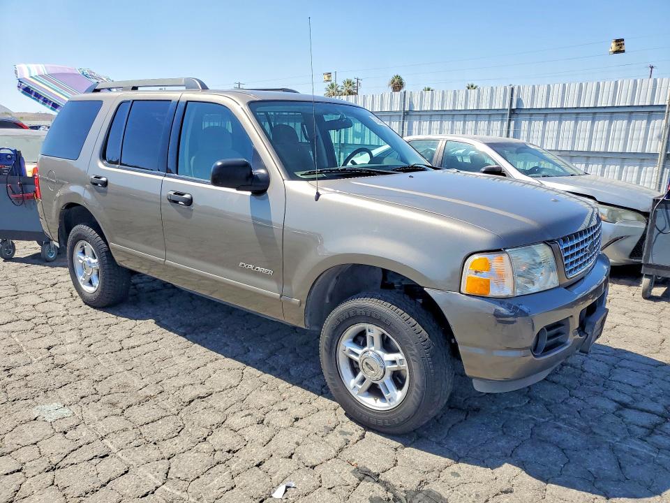 Photo 4 from auction – 2005 FORD EXPLORER with VIN 1FMZU63E05ZA29339