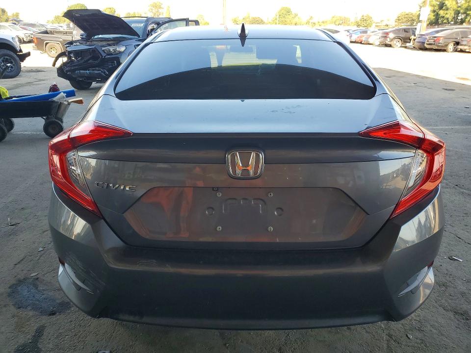 Снимка 6 от търг – 2017 HONDA CIVIC с VIN 19XFC2F70HE018471