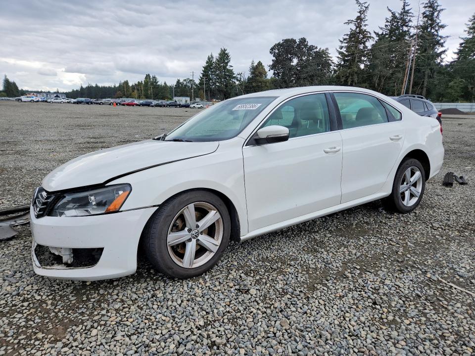 2013 VOLKSWAGEN PASSAT